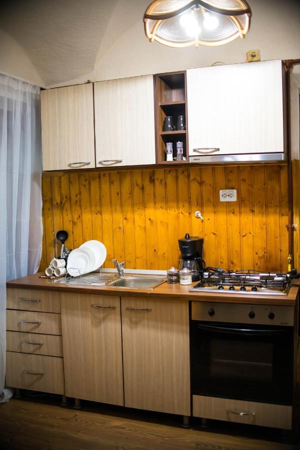 Avram Apartment *